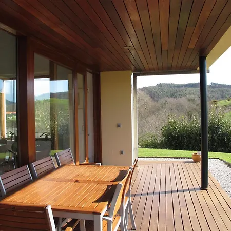 Near Santander 度假居 Villaverde de Pontones