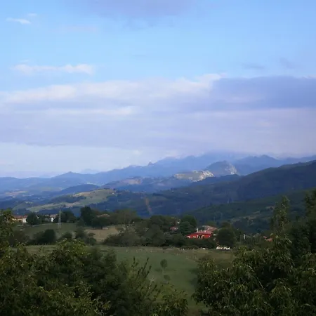 Near Santander 度假居 Villaverde de Pontones